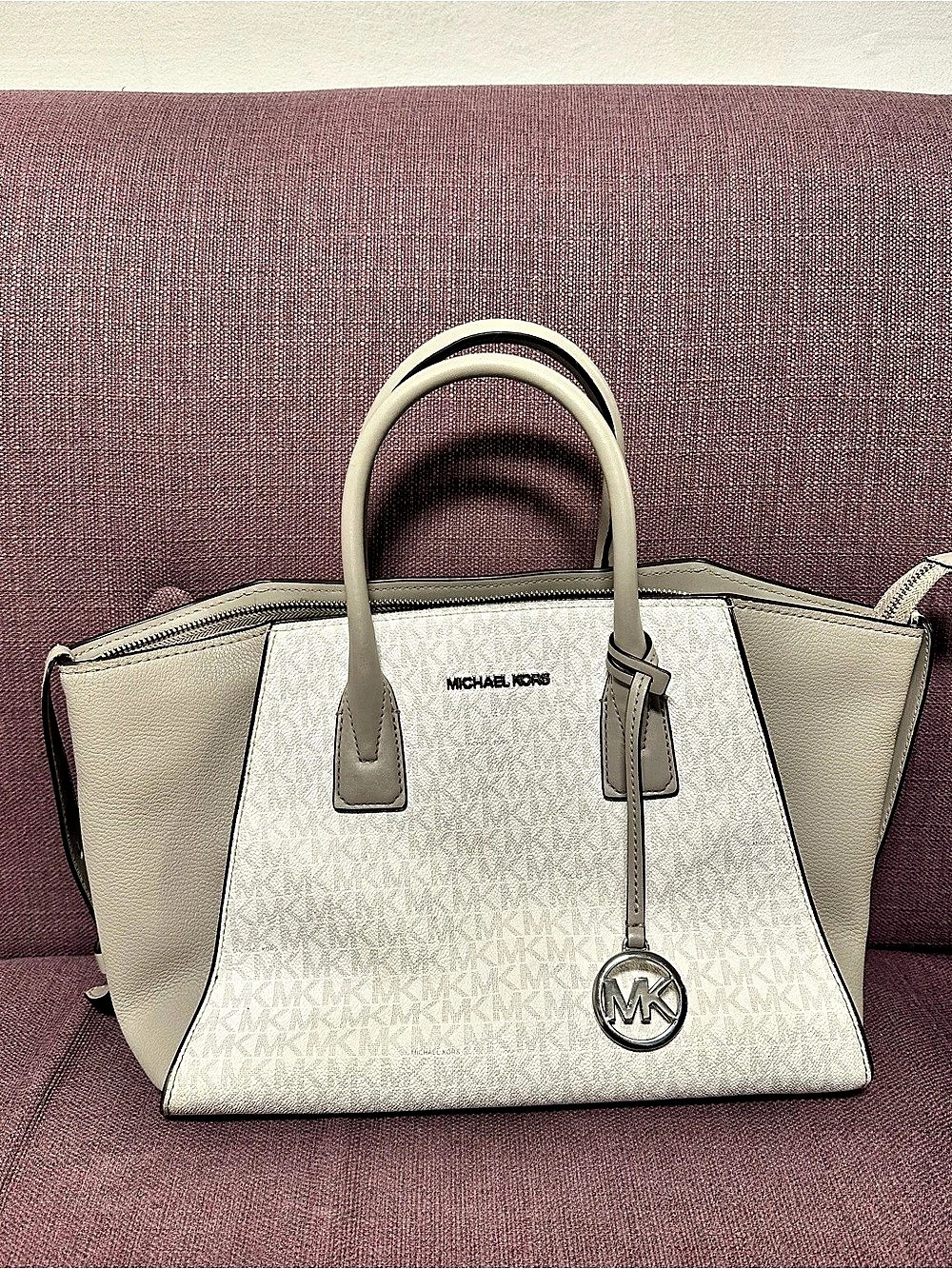 Michael Kors Jet Set Travel Tote in White & Gray
